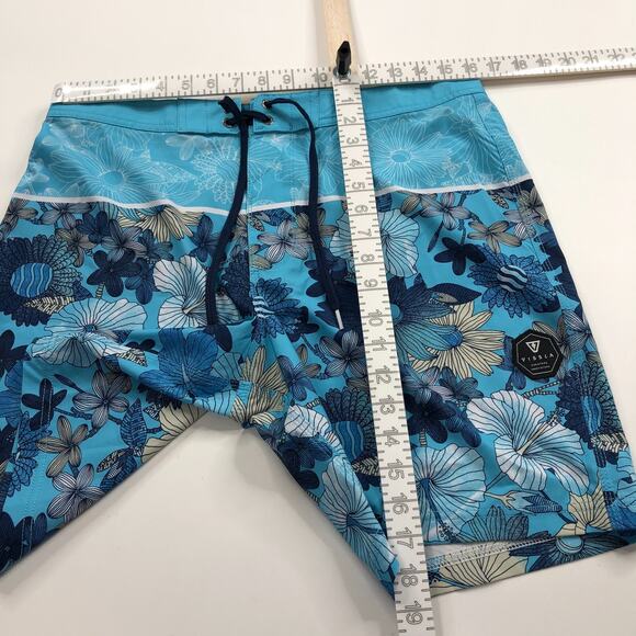 Vissla 32 (Fit 32W) Surf Swim Board Stretch 8" Shorts All Over Print Blue MINT - Picture 2 of 8